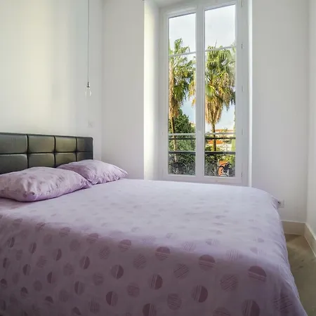 Apartment Carre D'or! Park View!