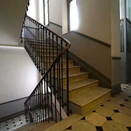 Carre D'or! Park View! *