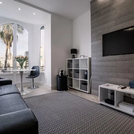 Carre D'or! Park View!